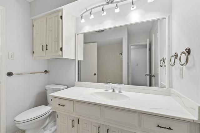 Building Photo - 2505 Oak Manor Ct