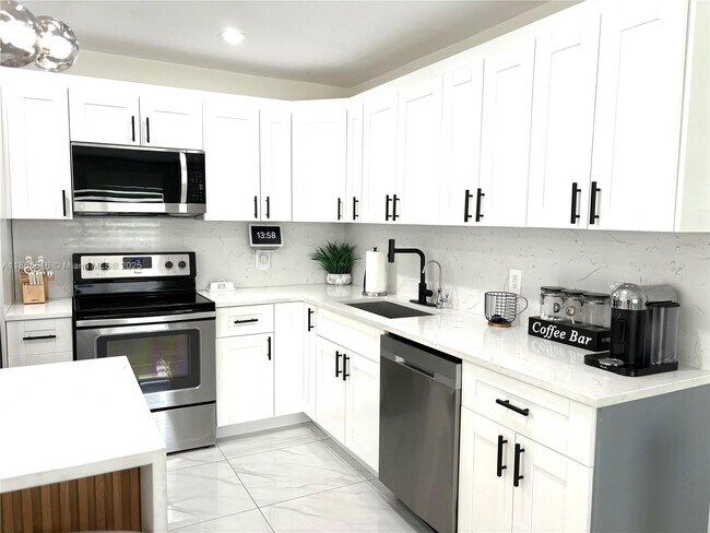 Primary Photo - 6515 SW 20th Ct