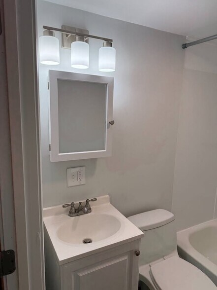 Building Photo - 28 Millett St