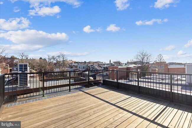 Building Photo - 3169 18th St NW