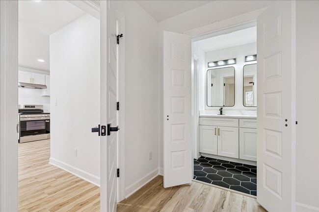 Building Photo - Spacious 4BR/2BA Home with 1,387 Sq Ft — Prime Memphis Location!