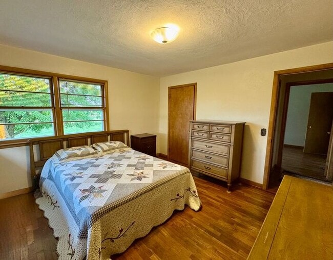 Building Photo - 3 bedroom Home, Buchanan, Country Setting