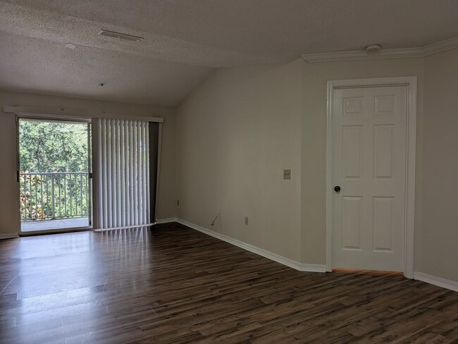 Building Photo - 3/2 Condo, Villas at Lakeside in Oveido