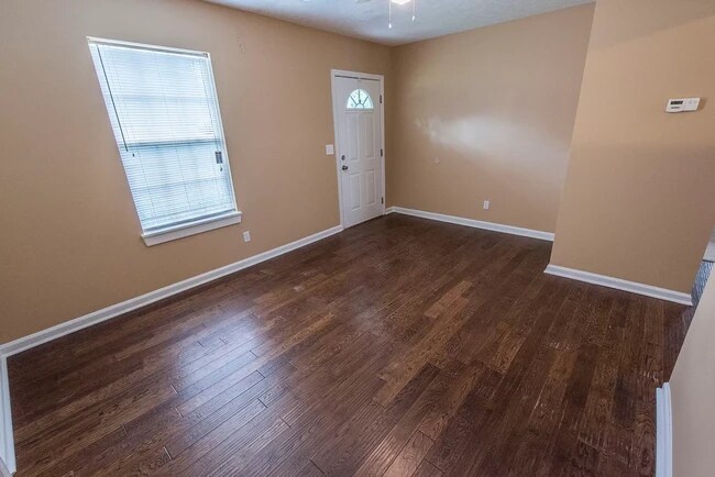 Building Photo - 1900 Lee Rd 61