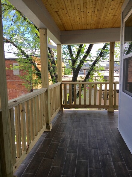 Wrap around balcony 2nd floor - 1507 Washington St