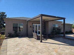 Building Photo - Stunning 2-bed, 2-bath Casita in North Phoenix