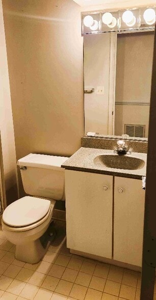 Building Photo - 4910 Cranford Terrace