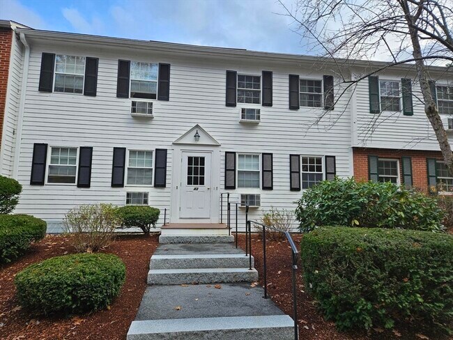 Building Photo - 43 Liberty Square Rd