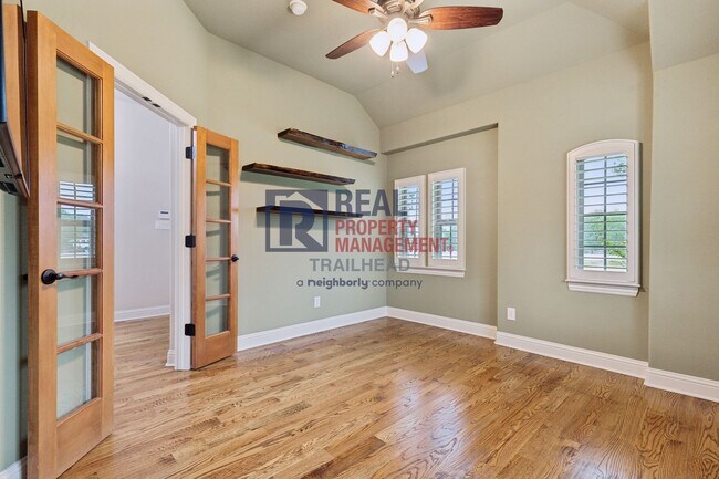 Building Photo - 113 Maral Ln