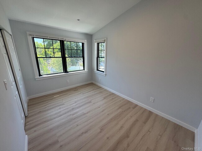 Building Photo - 544 Locust Ave