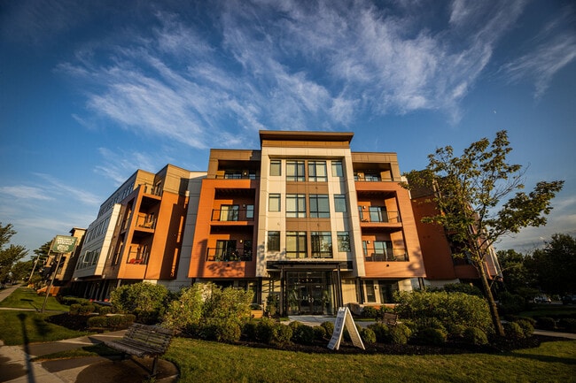 Building Photo - 2 WEST