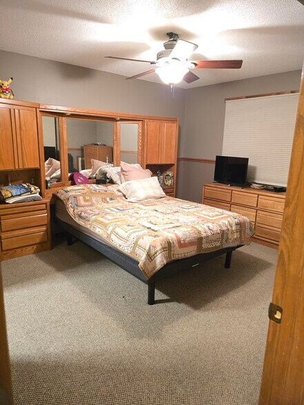 Building Photo - 2948 Mounds View Blvd