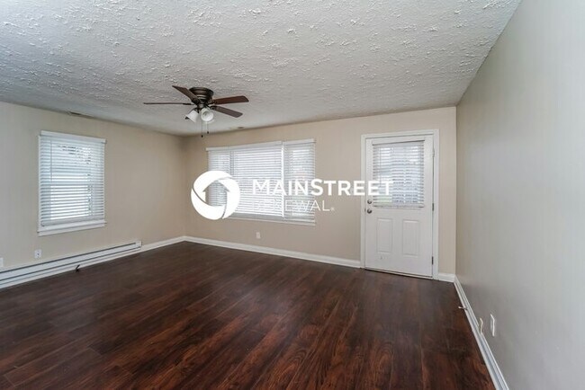 Building Photo - 3 Bedroom Pet-Friendly Home in Louisville, KY with Main Street Renewal