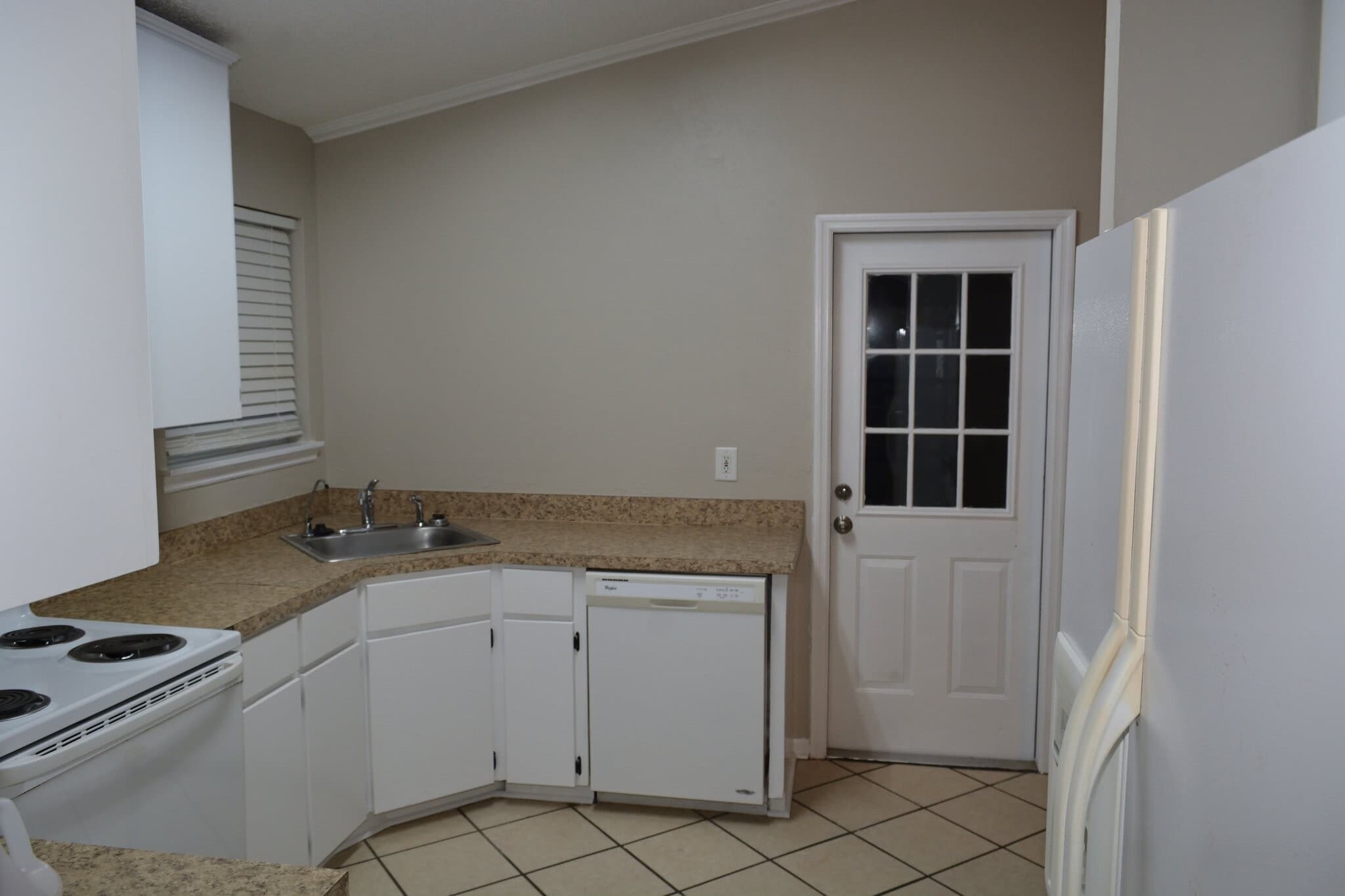 Building Photo - 3996 Bothwell Terrace