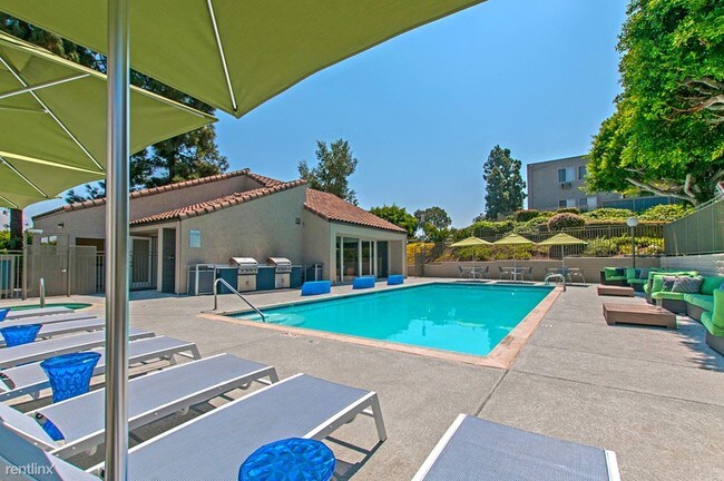 Building Photo - 8517 Paradise Valley Rd