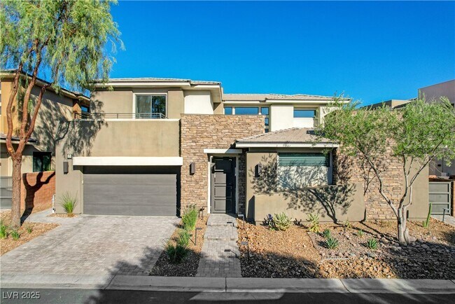 Building Photo - 68 Grey Feather Dr