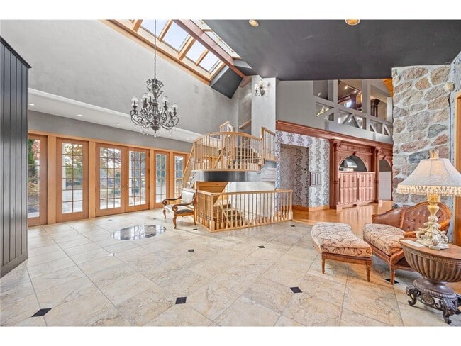 Building Photo - 1560 Bluff Creek Dr