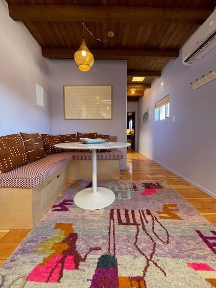 Building Photo - 1127 Siler Park Ln