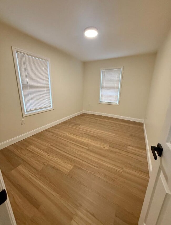 Building Photo - 1335 Morton St