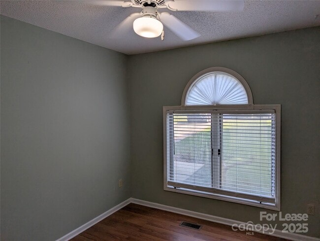 Building Photo - 110 Wood Thrush Ln