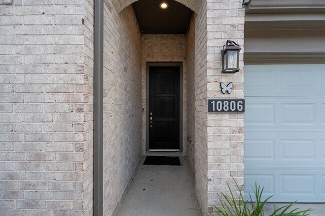 Building Photo - 10806 Chrysalis Ct
