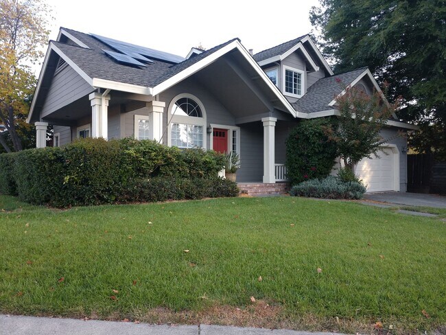 Primary Photo - 3+ Bedroom Glen Ellen Home!