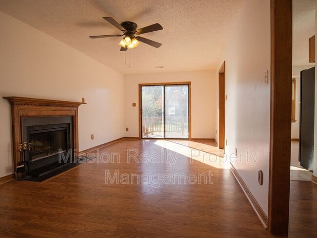 Building Photo - 7412 Pineleaf Dr