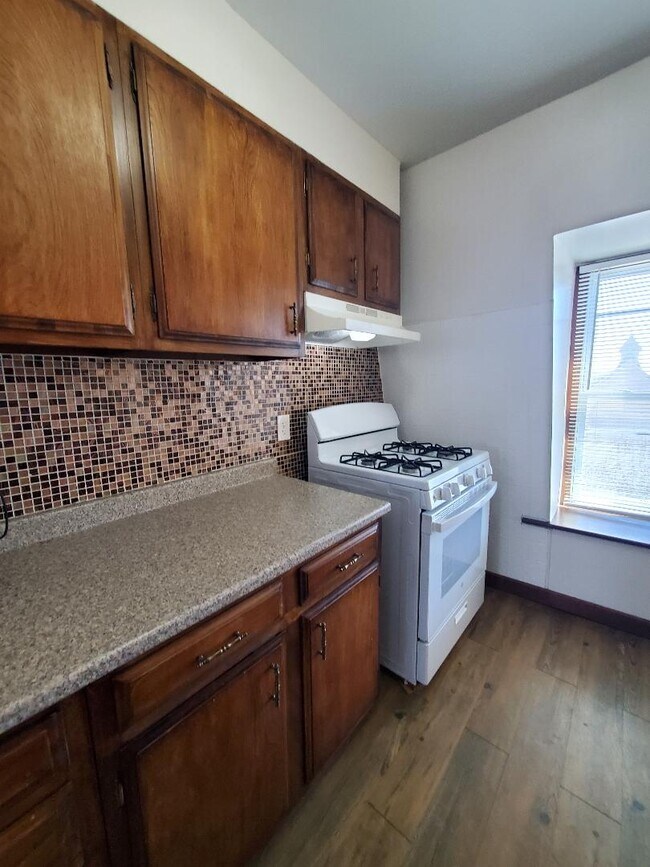 Building Photo - 448 Coggeshall St