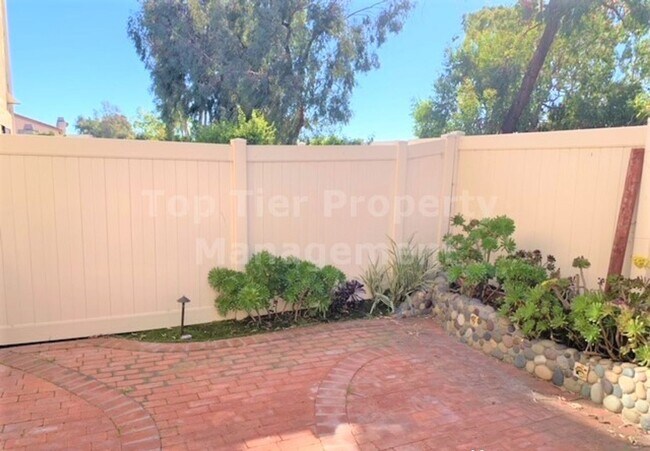 Building Photo - ***Charming 2 bed / 2 bath Townhome in Coastal Carlsbad - Available 04/15***