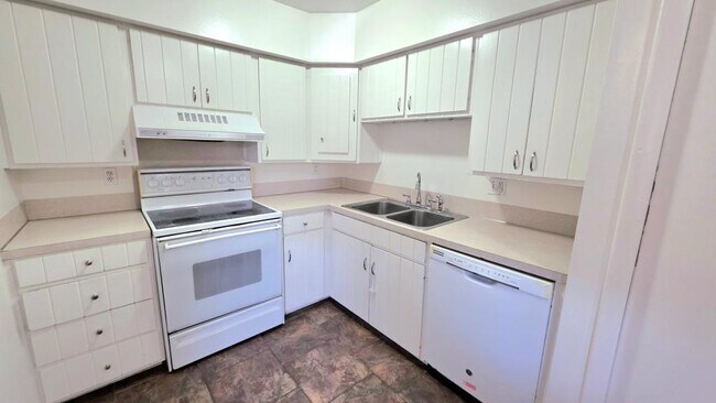 Building Photo - 3922 S Lamplighter Wy