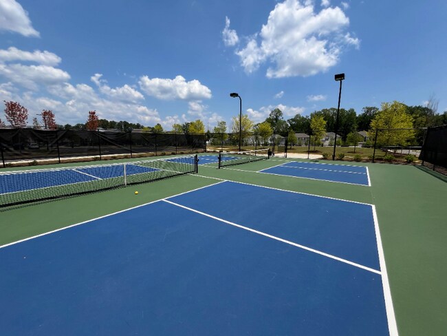 Building Photo - 912 Colton Dr