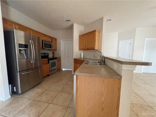 Building Photo - 22 Dove Ave