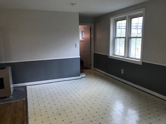 Building Photo - 155 King Rd