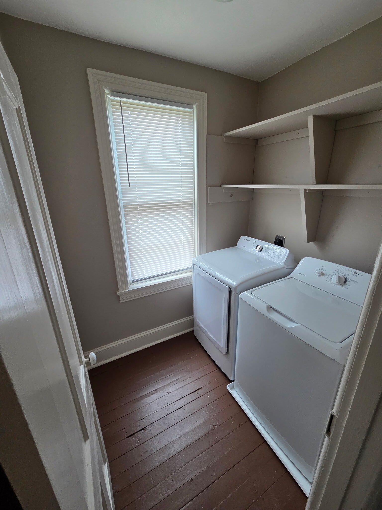 Private laundry in unit with washer & dryer - 146 E 2nd St