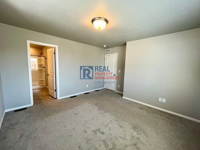 Building Photo - 9254 Henson Pl
