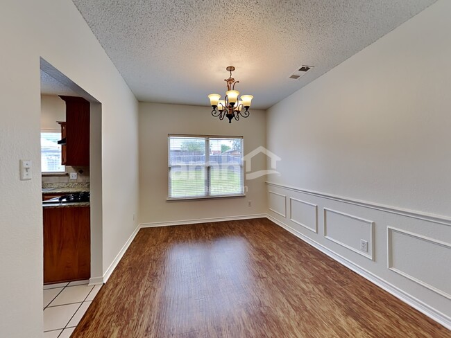 Building Photo - 962 Wisperwood Dr