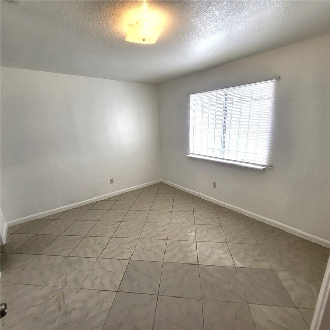 Building Photo - 17223 Artwood Ln