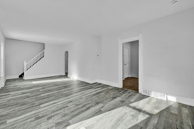 Building Photo - 3132 Elyria Ave