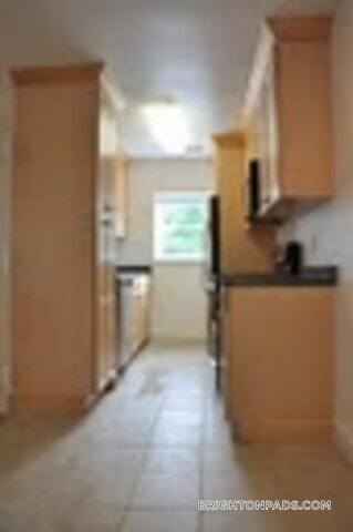 Building Photo - 168 Newton St