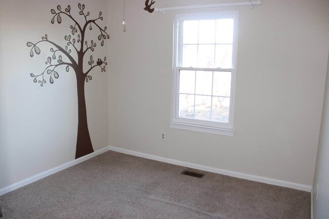 Building Photo - 433 Ellis Ln