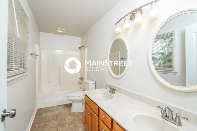 Building Photo - 3 Bedroom Pet-Friendly Home in Nicholasvil...