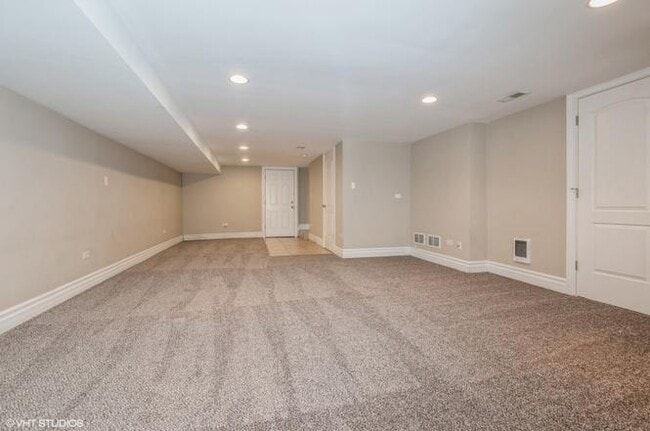 Building Photo - 9157 S Avers Ave