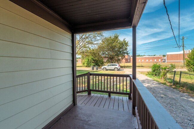 Building Photo - $1,200 - 3 bed/2 bath house for rent in Midtown Augusta, with fenced back yard