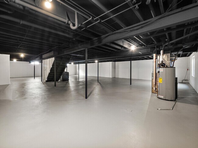 Building Photo - 50247 Cheltenham Dr