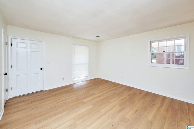 Building Photo - 2842 Brooklane Dr