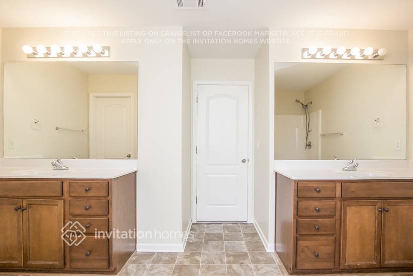 Building Photo - 372 Kyles Cir