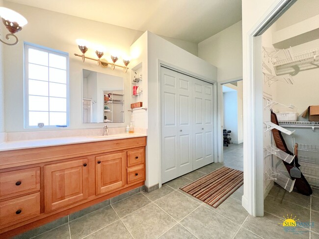 Building Photo - Custom home in the heart of Fort Walton Be...