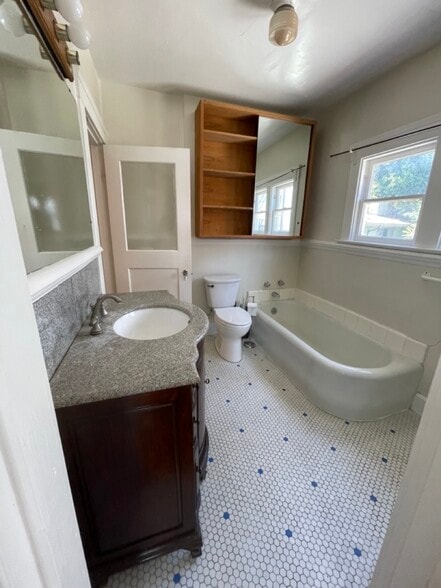 2nd Floor bathroom - 2481 Hilgard Avenue