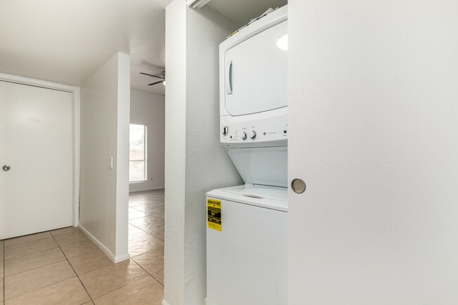 Building Photo - Stadio 3bedroom 2 bathroom