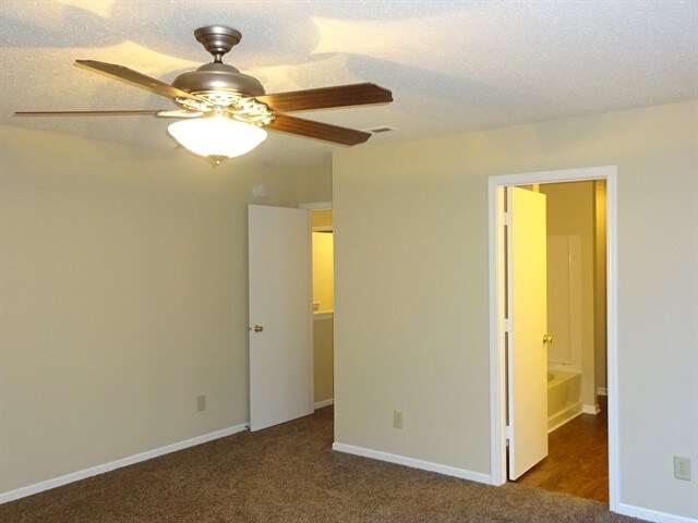 Building Photo - 498 Old Glory Drive